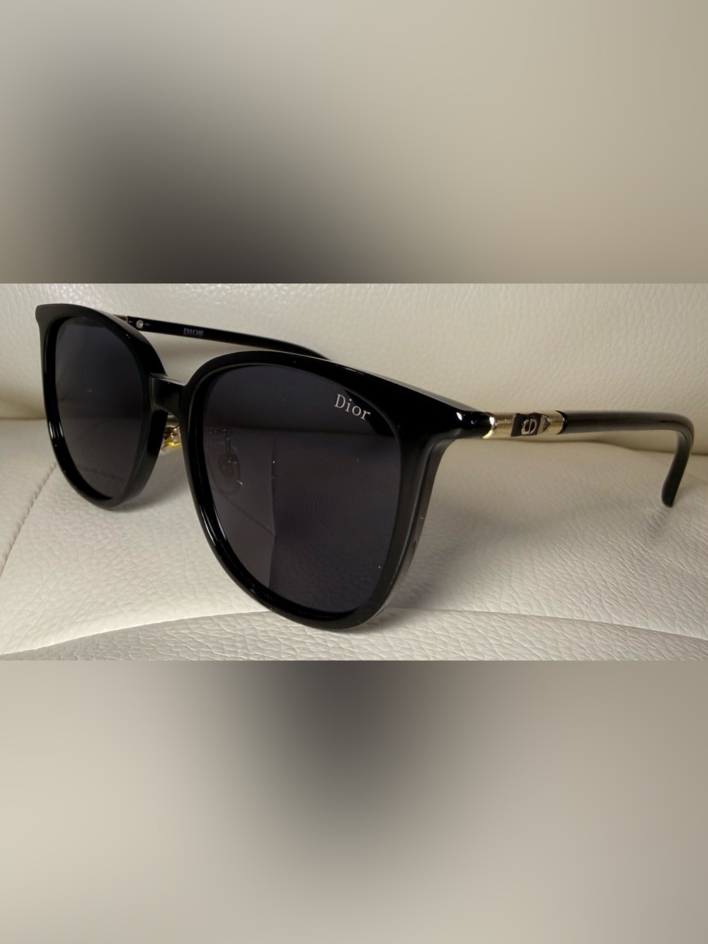 Classic Black Women's Sunglasses - Polarized Fashion Shades